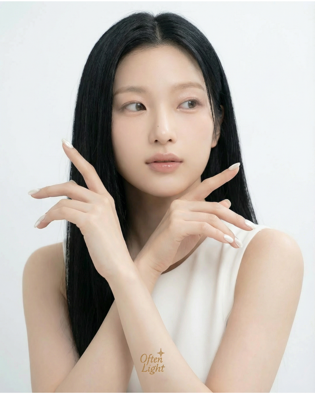 Snow White Cat-Eye Glow ｜雪曜白（自帶高光）